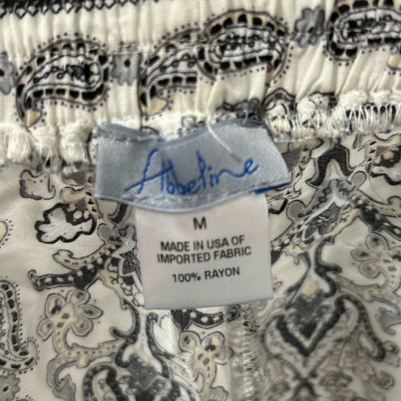 Abbeline (M) Split Hem Flare Pant w Pockets - Picture 5 of 5